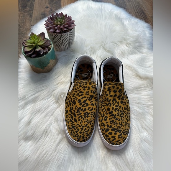 Nike Court Legacy Slip On Women's Shoes Sneakers - Picture 2 of 8